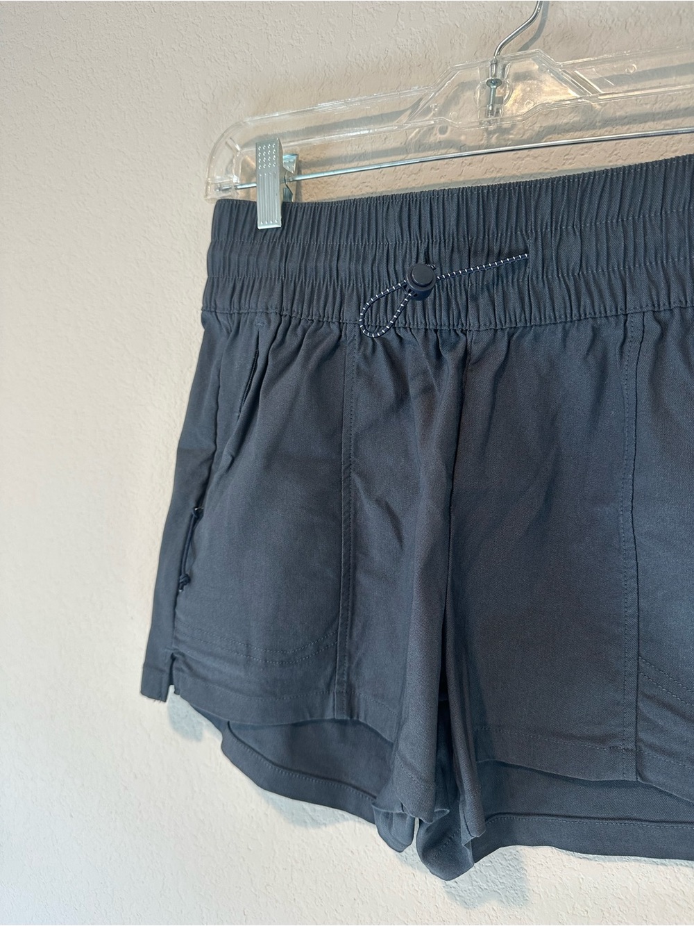 Avalanche Women's Charcoal Elastic-Waist Active Hike Shorts size S NWOT